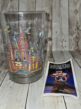 Vtg Disney World 25th Anniversary Glass Donald Duck 1996 Remember Magic + Insert